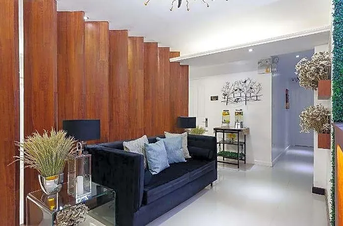 호텔 Nest Nano Poblacion- Makati