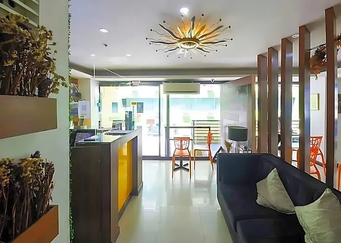 Nest Nano Poblacion- Makati 호텔 2*