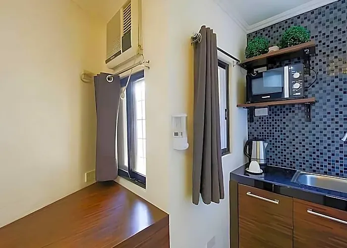 Nest Nano Poblacion- Makati 2*