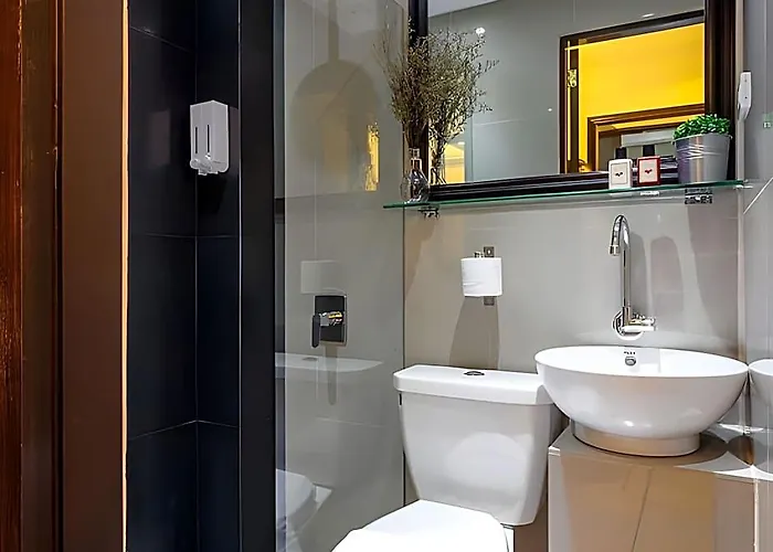 호텔 Nest Nano Poblacion- Makati