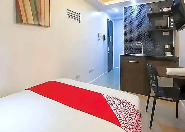 Nest Nano Poblacion- Makati 2*